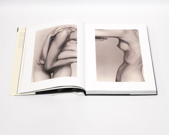 Книга - фотоальбом еротичної фотографії найкращих фотографів світу Graphis Nudes V.3 | Зображення 1