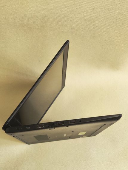 Ноутбук Dell Latitude 3500 / 15.6" (1920x1080) TN / Intel Core i5-8265U (4 (8) ядра по 1.6 - 3.9 GHz) / 8 GB DDR4 / 256 GB SSD / Intel UHD Graphics 620 / WebCam б/в | Зображення 4