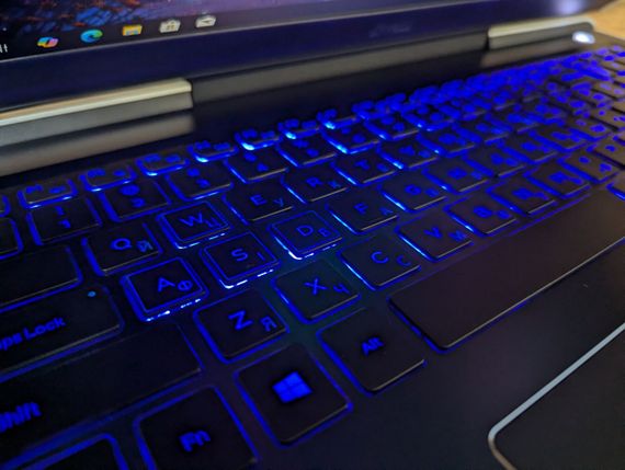 Игровой ноутбук Dell G7 7588 / 15.6" (1920x1080) IPS / Intel Core i7-8750H (6 (12) ядер по 2.2 - 4.1 GHz) / 16 GB DDR4 / 512 GB SSD / nVidia GeForce GTX 1060, 6 GB GDDR5, 192-bit / WebCam / Windows 10 б/у + Подарок Беспроводная мышь / USB | Зображення 5