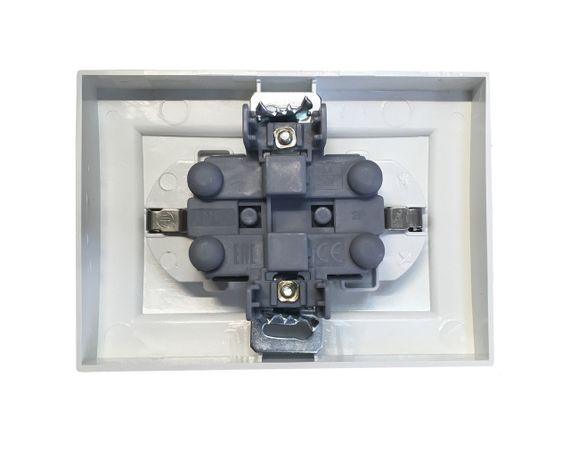 Розетка внутрішній установки 2-а з/к з захисна шторка біла IP20 Malta Ny95000968 | Зображення 1