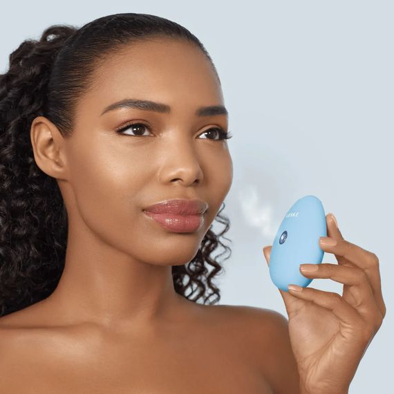 Электронный освежитель для увлажнения лица GESKE Facial Hydration Refresher 4в1 gray, Голубой | Зображення 3