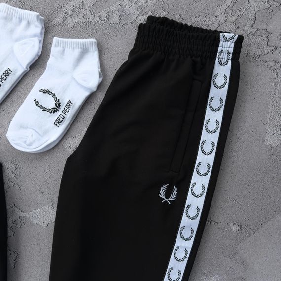 Костюм Fred Perry світшот + штани чорний + 2 пари шкарпеток у подарунок | Зображення 1