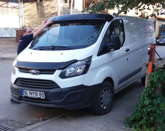 Козирьок на лобове скло (на кронштейнах) для Ford Custom 2013-2024 рр | Зображення 4