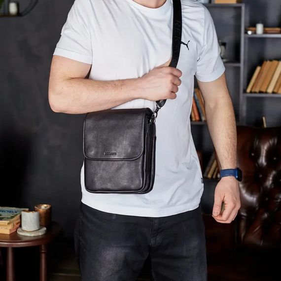 Сумка с клапаном через плече шкіряна чорна Tiding Bag TD-20033 | Зображення 1