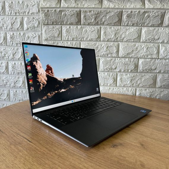Игровой ноутбук Б-класс Dell Precision 5560 / 15.6" (1920x1080) IPS / Intel Core i7-11800H (8 (16) ядeр по 2.3 - 4.6 GHz) / 16 GB DDR4 / 512 GB SSD / nVidia RTX A2000, 4 GB GDDR6, 128-bit / WebCam б/у | Зображення 3