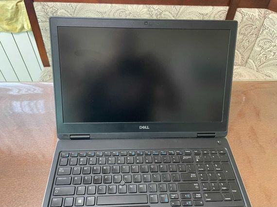 Мобильная рабочая станция Dell Precision 7530 / 15.6" (1920x1080) IPS / Intel Core i7-8850H (6 (12) ядра по 2.6 - 4.3 GHz) / 16 GB DDR4 / 512 GB SSD / nVidia Quadro P3200, 6 GB GDDR5, 192-bit / WebCam б/у | Зображення 2