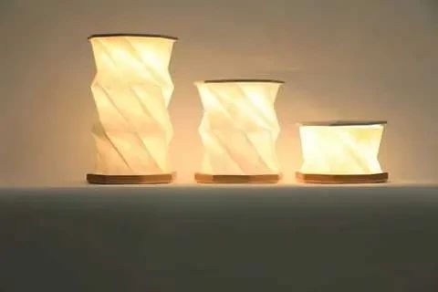 Настільний обертовий світильник - нічник Rotating lamp USB з вбудованим акумулятором і сенсорним керуванням | Зображення 2