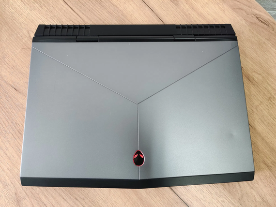 Ноутбук Dell Alienware 17R4 /17.3 FHD/IPS/i7 7700HQ/16Gb/SSD240+1Tb/GTX1070-8Gb | Зображення 4