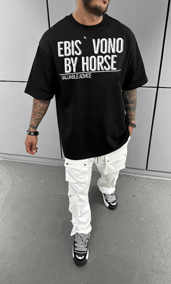 Футболка з мерчем