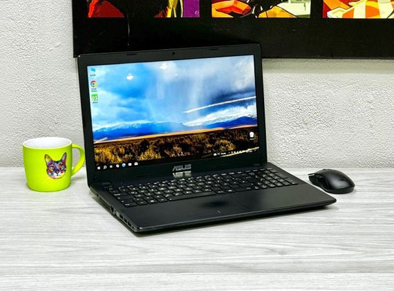 Ноутбук Б-класс Asus F551C / 15.6" (1366x768) TN / Intel Celeron 1007U (2 ядра по 1.5 GHz) / 4 GB DDR3 / 128 GB SSD / Intel HD Graphics / WebCam / Win 10 Home б/у | Зображення 2
