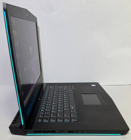 Игровой ноутбук Dell Alienware 15 R4 / 15.6" (1920x1080) IPS / Intel Core i7-8750H (6 (12) ядра по 2.2 - 4.1 GHz) / 16 GB DDR4 / 256 GB SSD + 500 GB HDD / nVidia GeForce GTX 1060, 6 GB GDDR5, 192-bit / WebCam б/у | Зображення 5