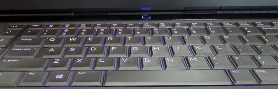 Ігровий ноутбук Dell Alienware 15 R3 / 15.6" (1920x1080) IPS / Intel Core i7-7700HQ (4 (8) ядра по 2.8 - 3.8 GHz) / 16 GB DDR4 / 256 GB SSD + 1000 GB HDD / nVidia GeForce GTX 1070, 8 GB GDDR5, 256-bit / WebCam б/в | Зображення 8