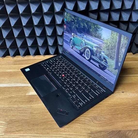 Ультрабук Б-класс Lenovo ThinkPad X1 Carbon 6th Gen / 14" (1920x1080) IPS Touch / Intel Core i7-8650U (4 (8) ядра по 1.9 - 4.2 GHz) / 16 GB DDR4 / 256 GB SSD / Intel UHD Graphics 620 / WebCam б/у | Зображення 3