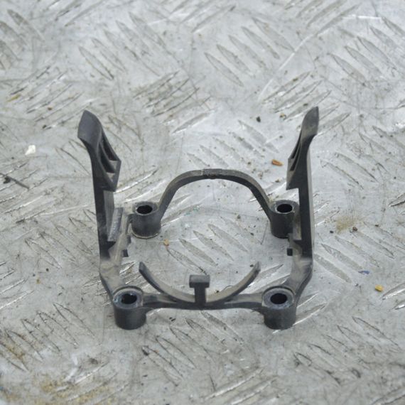 Фіксатор дросельної заслінки Volkswagen Golf VII 2012-2020 Кронштейн заслінки Фольксваген 03F145853A | Зображення 1