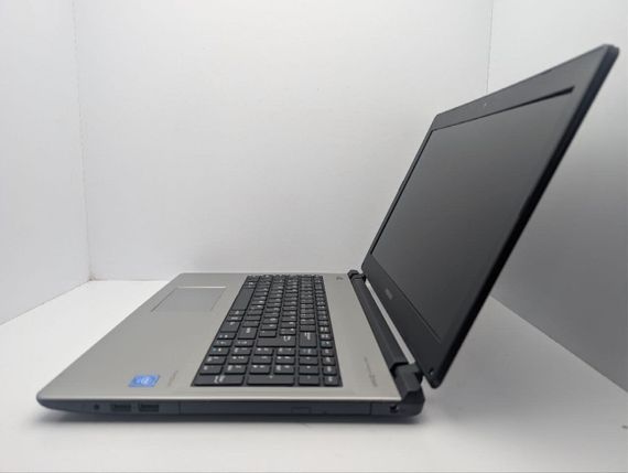 Ноутбук Medion Akoya E6429 / 15.6" (1366x768) TN / Intel Celeron 3855U (2 ядра по 1.6 GHz) / 8 GB DDR4 / 128 GB SSD / Intel HD Graphics 510 / WebCam / DVD-ROM б/у | Зображення 4