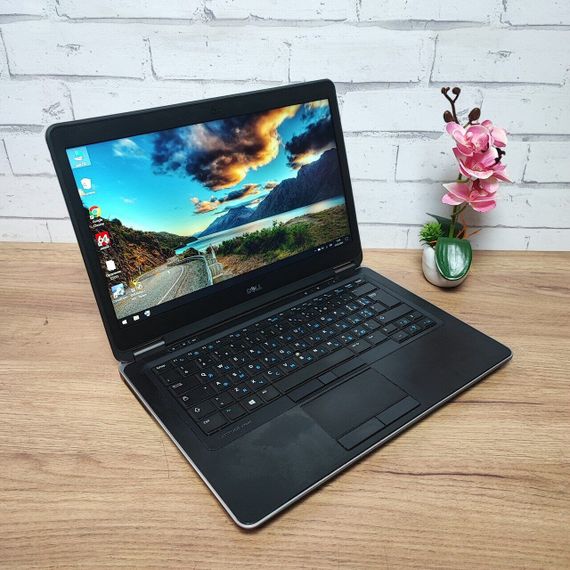Ноутбук Б-клас Dell Latitude E7440 / 14" (1920x1080) TN / Intel Core i5-4300U (2 (4) ядра по 1.9 - 2.9 GHz) / 8 GB DDR3 / 256 GB SSD / Intel HD Graphics 4400 / WebCam б/в | Зображення 2