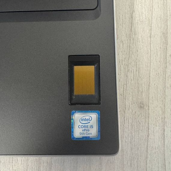 Мобильная рабочая станция Dell Precision 7540 / 15.6" (1920x1080) IPS / Intel Core i5-9400H (4 (8) ядра по 2.5 - 4.3 GHz) / 32 GB DDR4 / 1000 GB SSD / nVidia Quadro T2000, 4 GB GDDR5, 128-bit б/у | Зображення 2