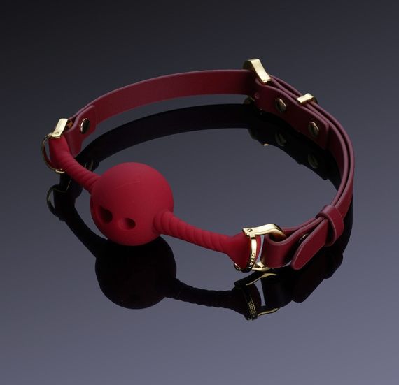 Кляп шарик с отверстиями в виде сердца UPKO Desire for Mouth Bondage Collection, красный Sex Aura