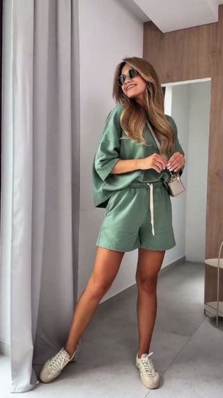 Женский летний костюм двойка шорты и футболка оверсаз LY25024 цвет оливковый, размер 42/44 | Зображення 3
