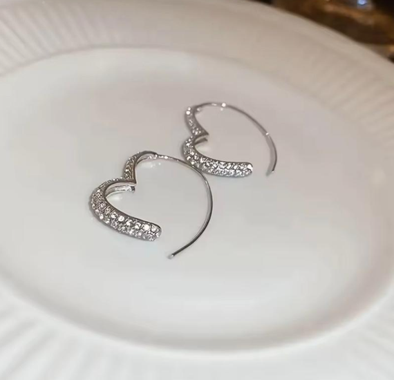 Сережки сердечки, сережки з серцями, сережки з сердечками, сережки з камінцями, сережки з камінчиками, сережки петлі | Зображення 2