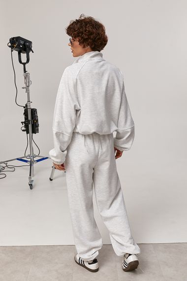 Вільний спортивний костюм із прямими штанами та кофтою з рукавами-реглан - світло-сірий цвет, M (є розміри) | Зображення 1