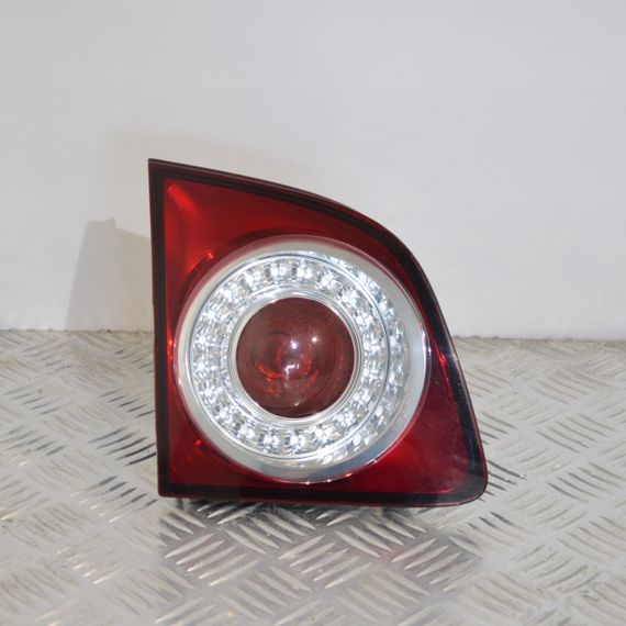 Ліхтар задній лівий внутрішній Volkswagen Golf Plus 2005-2009 Фара стоп багажника ліва Фольксваген 5M0945093J