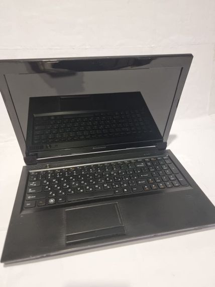 Ноутбук Б-класс Lenovo B570e / 15.6" (1366x768) TN / Intel Core i3-2350M (2 (4) ядра по 2.3 GHz) / 8 GB DDR3 / 80 GB HDD / nVidia GeForce 410M, 1 GB DDR3, 64-bit / WebCam / DVD-RW / Win 7 / АКБ не держит б/у | Зображення 2