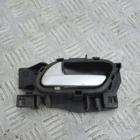 Ручка дверей внутрішня ліва Peugeot 207 2006-2013 Ручка дверей ліва Пежо 207 96802456VV