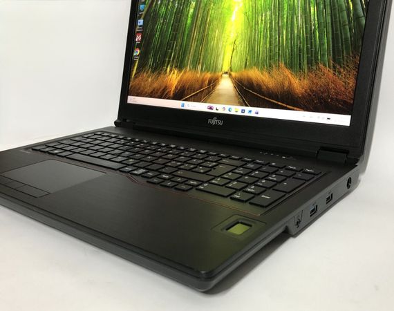 Мобильная рабочая станция Fujitsu Celsius H780 / 15.6" (1920x1080) IPS / Intel Core i7-8750H (6 (12) ядер по 2.2 - 4.1 GHz) / 32 GB DDR4 / 512 GB SSD / nVidia Quadro P2000, 4 GB GDDR5, 128-bit / WebCam / Win 10 Pro б/у + Подарок Флеш-накопитель 64GB | Зображення 8