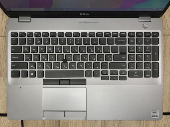 Ноутбук Б-клас Dell Latitude 5511 / 15.6" (1366x768) TN / Intel Core i5-10300H (4 (8) ядра по 2.5 - 4.5 GHz) / 8 GB DDR4 / 256 GB SSD M.2 / Intel UHD Graphics / WebCam / Windows 10 б/в | Зображення 3