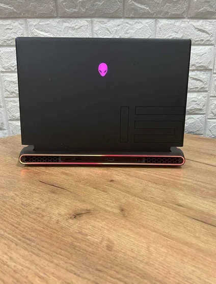 Ноутбук Dell Alienware m15 R7 15,6" 360Hz i9 12900H 32Gb SSD 1Tb RTX 3080 Б/В | Зображення 5