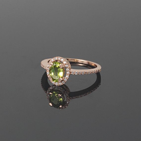 Кольцо из красного золота с хризолитом и фианитами 14.5 | Зображення 3