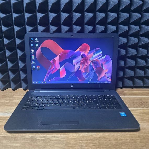 Ноутбук HP 250 G4 / 15.6" (1366x768) TN / Intel Core i3-4005U (2 (4) ядра по 1.7 GHz) / 8 GB DDR3 / 128 GB SSD / Intel HD Graphics 4400 / WebCam / DVD-ROM б/у | Зображення 1