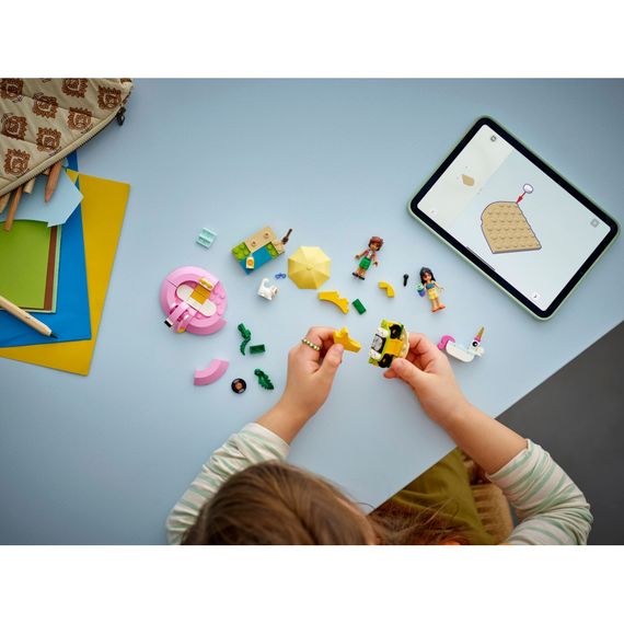 Конструктор LEGO Friends Вечірка єдинорога та фламінго біля басейну (42658) | Зображення 6