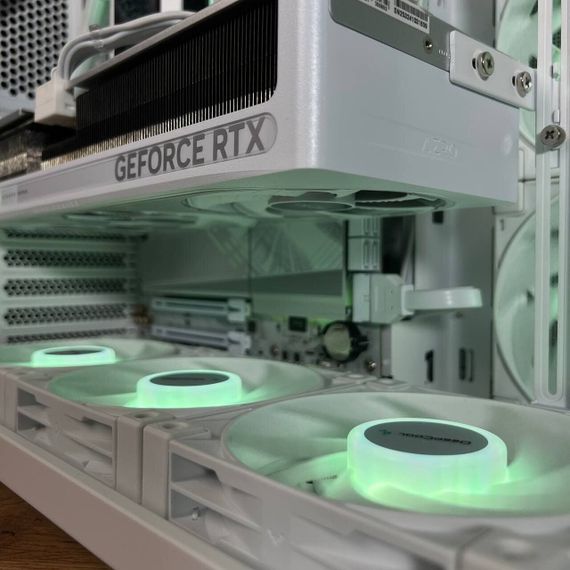 Ігровий ПК DeepCool CG530 WH Tower / AMD Ryzen 7 9700X (8 (16) ядер по 3.8 - 5.5 GHz) / 32 GB DDR5 / 2000 GB SSD M.2 / nVidia GeForce RTX 5070, 12 GB GDDR7, 192-bit / 750W б/в | Зображення 9