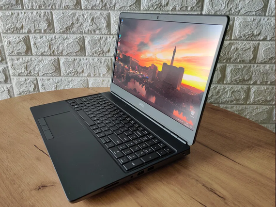 Ноутбук Dell Precision 7550/15.6 IPS/i5 10400H/16Gb/SSD256Gb/Quadro T1000-4Gb | Зображення 1