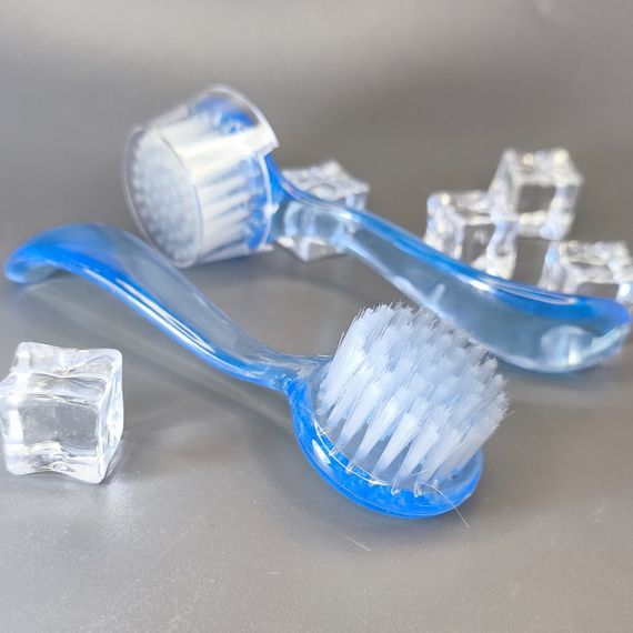 Щетка от пыли с ручкой и колпачком (голубая)