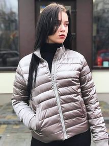 Курточка жіноча