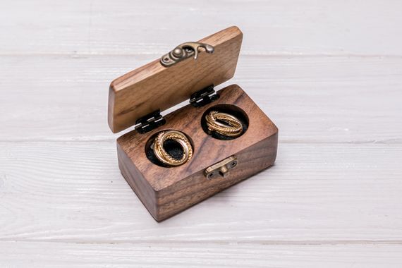 Коробочка для каблучок на весілля