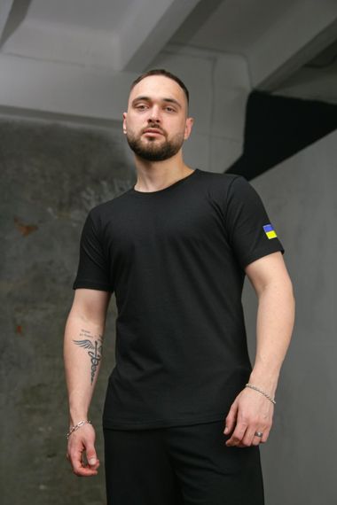 Футболка чоловіча з прапором на плечі Intruder чорна (9527946488)