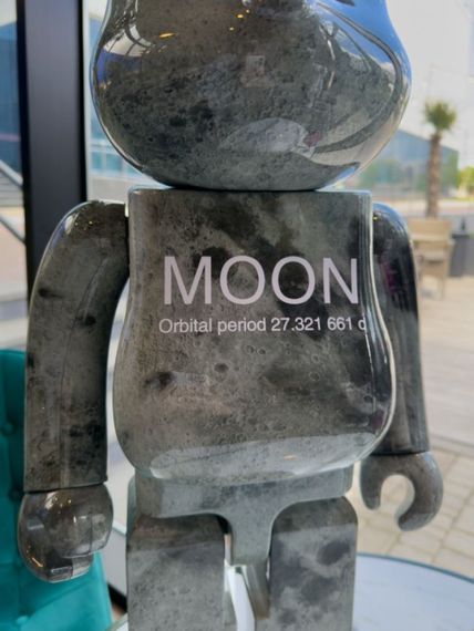 Bearbrick Planet Series Moon дизайнерська статуетка ведмідь Беарбрік 70 см mb002 | Зображення 4