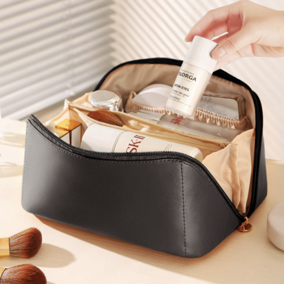 Містка дорожня косметичка MAKE UP BAG BLACK | Зображення 1