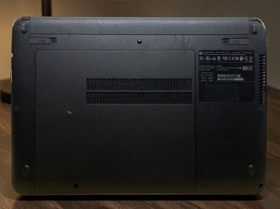 Ноутбук Б-класс HP ProBook 430 G3 / 13.3" (1366x768) TN / Intel Core i5-6200U (2 (4) ядра по 2.3 - 2.8 GHz) / 4 GB DDR3 / 120 GB SSD / Intel HD Graphics 520 / WebCam / Не держит б/у | Зображення 4