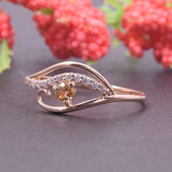 Кольцо из красного золота с цитрином 21.5