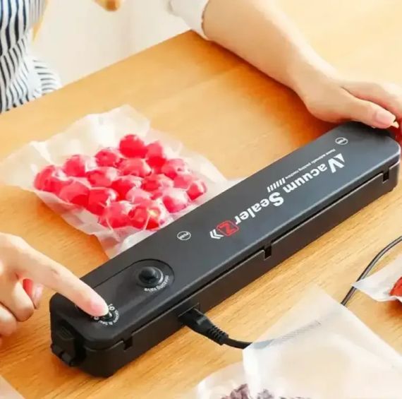 Вакуумний пакувальник для кухні чорний Вакууматор побутовий vacuum sealer Продуктовий вакуумний пакувальник для дому | Зображення 1