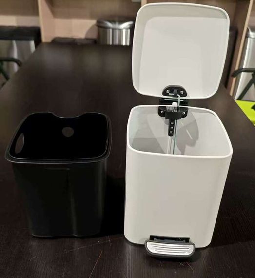 Відро для сміття з плавним закриттям квадратне ZERIX KUBIX-TC0106 WHITE 6 л (колір білий) (ZX6109) | Зображення 4