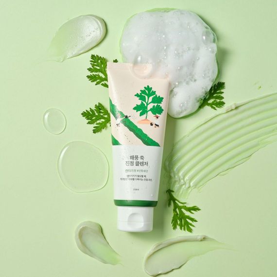 Заспокійлива очищуюча пінка з морським полином ROUND LAB Mugwort Calming Cleanser (150 ml) | Зображення 1