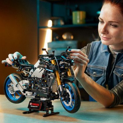 Конструктор LEGO Technic Yamaha MT-10 SP 1478 деталей (42159) | Зображення 4