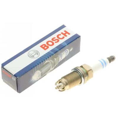 Свеча зажигания Bosch 0 242 240 590 | Зображення 1