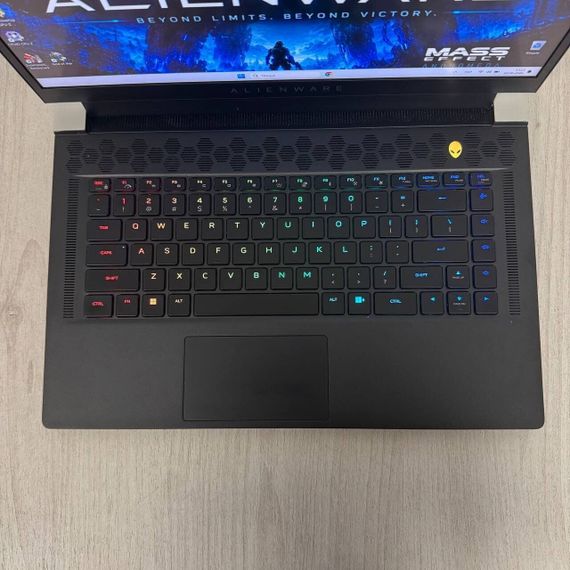 Игровой ноутбук Dell Alienware x15 R2 / 15.6" (1920x1080) IPS / Intel Core i9-12900H (14 (20) ядер по 3.8 - 5.0 GHz) / 32 GB DDR5 / 512 GB SSD / nVidia GeForce RTX 3070 Ti, 8 GB GDDR6, 256-bit / WebCam б/у | Зображення 2